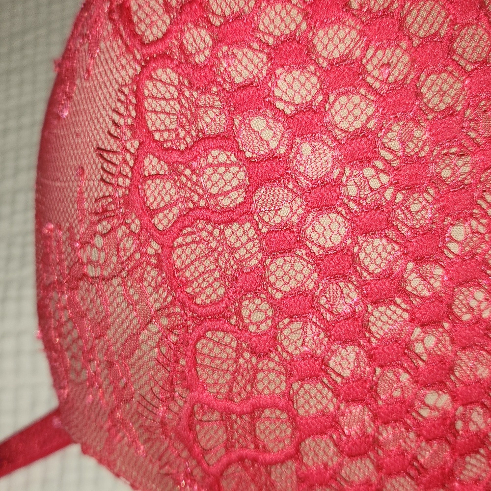 Victoria's Secret Very Sexy push-up bra, 36DDD, red - Picture 2 of 6